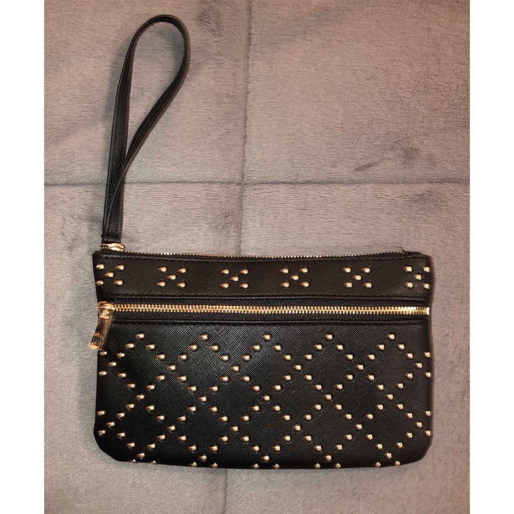 Studded Wrislet w/ Charger